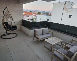 Chorvátsko - Novostavba apartmán s výhľadom na more len 150m od mora už len jeden v ponuke