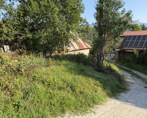 Pozemok so starším domom v Dolnej Lehote na predaj