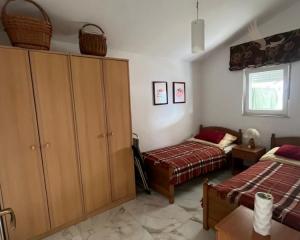 Chorvátsko, ostrov Vir - Na predaj: 3-izbový apartmán s výhľadom na more!