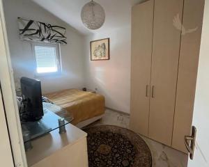 Chorvátsko, ostrov Vir - Na predaj: 3-izbový apartmán s výhľadom na more!
