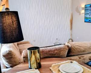 CHORVÁTSKO, OSTROV VIR  NA PREDAJ ŠTÝLOVÝ APARTMÁN S VÝHĽADOM NA MORE