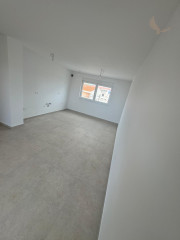 Apartmán so strešnou terasou len 100m od pieskovej pláže