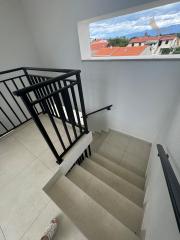 Apartmán so strešnou terasou len 100m od pieskovej pláže