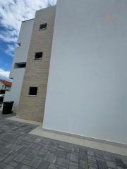 Apartmán so strešnou terasou len 100m od pieskovej pláže