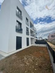 Apartmán so strešnou terasou len 100m od pieskovej pláže