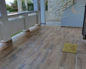 Chorvátsko- Na predaj dom 2x apartmán len 250m od mora