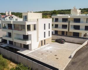 Novostavba apartmán s výhľadom na more, 150m od mora v Chorvátsku - Zadar- Kožino
