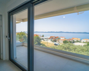 Novostavba apartmán s výhľadom na more, 150m od mora v Chorvátsku - Zadar- Kožino