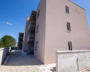 Chorvátsko- Novostavba apartmánov v Zatone