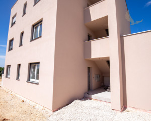 Chorvátsko- Novostavba apartmánov v Zatone