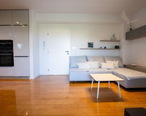 Chorvátsko - Luxusný Apartmán pri Mori so Záhradou a Garážou – Zadar, Diklo