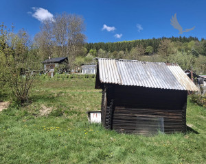 Váš vlastný kúsok pokoja nad Breznom: Pozemok v lokalite Kuľbová (355 m²)