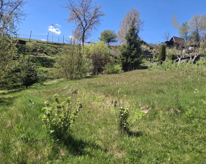Váš vlastný kúsok pokoja nad Breznom: Pozemok v lokalite Kuľbová (355 m²)