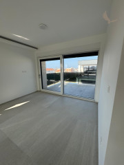 Chorvátsko -Novostavba apartmán 3x spálňa so strešnou terasou a výhľadom na more v Privlake