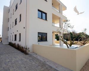 Novostavba apartmánu len 150m od mora, 77 m2, výhľad na more ,Chorvátsko- Privlaka