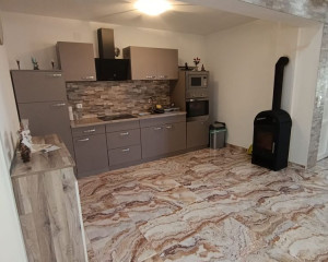Chorvátsko -ostrov Vir - Na predaj útulný kompletne zariadený apartmán