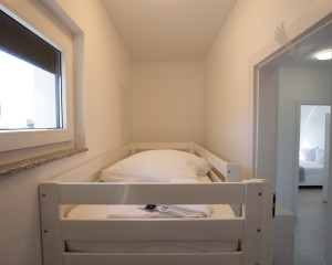Na predaj: Priestranný 4 izbový apartmán na ostrove Vir v Chorvátsku