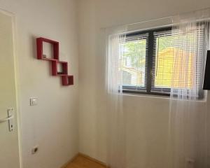 Chorvátsko- Apartmán so záhradou len 300m od mora