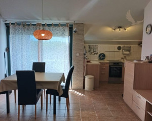 Chorvátsko, Zaton - Na predaj zariadený apartmán s výhľadom na more!