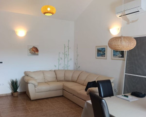 Chorvátsko, Zaton - Na predaj zariadený apartmán s výhľadom na more!