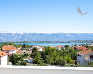 Chorvátsko - PENTHOUSE 72 m² S VEĽKOU STREŠNOU TERASOU A PANORAMATICKÝM VÝHĽADOM NA MORE
