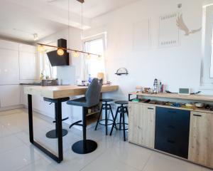 Chorvátsko - PENTHOUSE 72 m² S VEĽKOU STREŠNOU TERASOU A PANORAMATICKÝM VÝHĽADOM NA MORE
