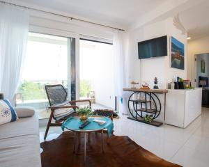 Chorvátsko - PENTHOUSE 72 m² S VEĽKOU STREŠNOU TERASOU A PANORAMATICKÝM VÝHĽADOM NA MORE