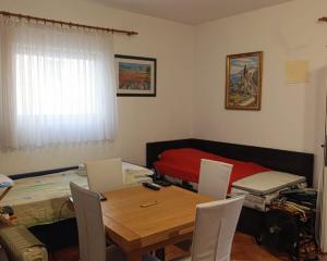 Chorvátsko- Apartmán so záhradou len 450m od mora