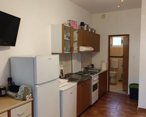 Chorvátsko- Apartmán so záhradou len 450m od mora