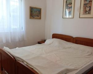 Chorvátsko- Apartmán so záhradou len 450m od mora