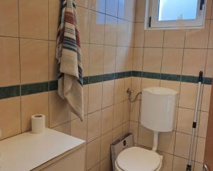 Chorvátsko- Apartmán so záhradou len 450m od mora
