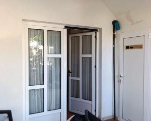 Chorvátsko- Apartmán so záhradou len 450m od mora