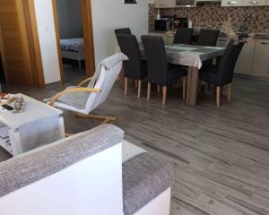 Chorvátsko- Apartmán so záhradou blízko mora