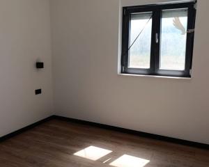 Chorvátsko - Novostavba apartmánu so záhradou a výhľadom na more