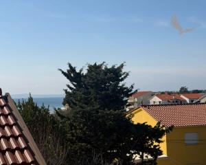 Chorvátsko - Apartmán 82m2  len 80m od pláže