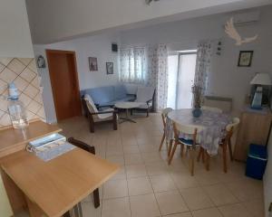 Chorvátsko - Dom iba 200m od mora s dvorom 300 m2