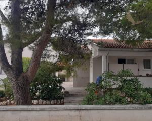 Chorvátsko - Dom iba 200m od mora s dvorom 300 m2
