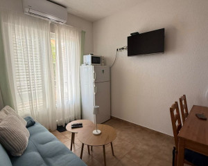 Chorvátsko, ostrov Vir - Na predaj zariadený apartmán s výhľadom na more!