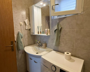Chorvátsko, ostrov Vir - Na predaj zariadený apartmán s výhľadom na more!