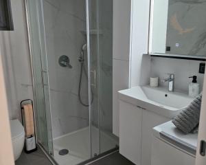 Chorvátsko - Apartmán so záhradou len 40m od mora