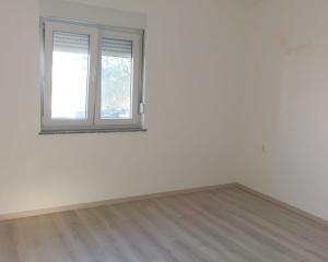Chorvátsko - Novostavba apartmánu v tichej lokalite blízko lesa v Nin - Zaton