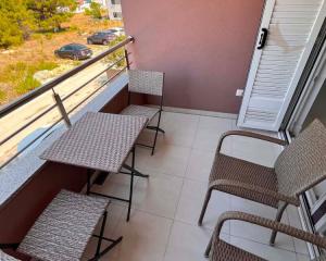 Chorvátsko, ostrov Vir - Na predaj 3 izbový apartmán s výhľadom na more!