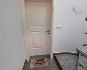 Chorvátsko, ostrov Vir - Na predaj 3 izbový apartmán s výhľadom na more!