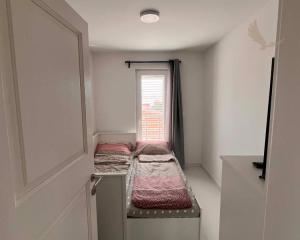 Chorvátsko, ostrov Vir - Na predaj 3 izbový apartmán s výhľadom na more!
