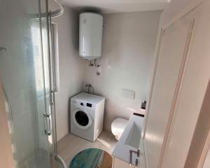 Chorvátsko, ostrov Vir - Na predaj 3 izbový apartmán s výhľadom na more!