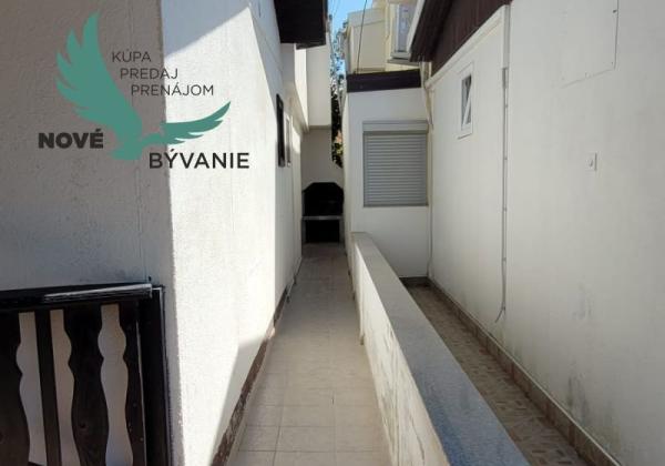 Na predaj dom 3x apartmán len 300m od mora ,Chorvátsko - Vir