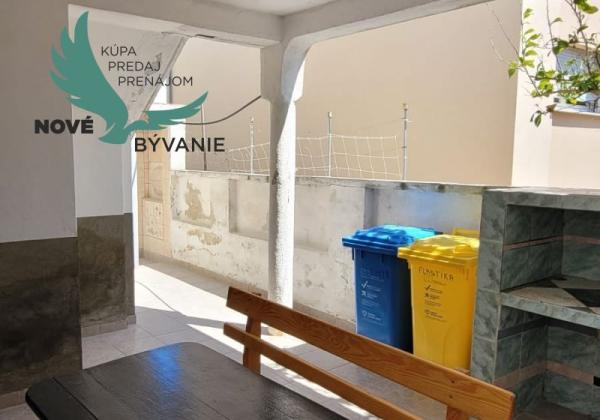 Na predaj dom 3x apartmán len 300m od mora ,Chorvátsko - Vir