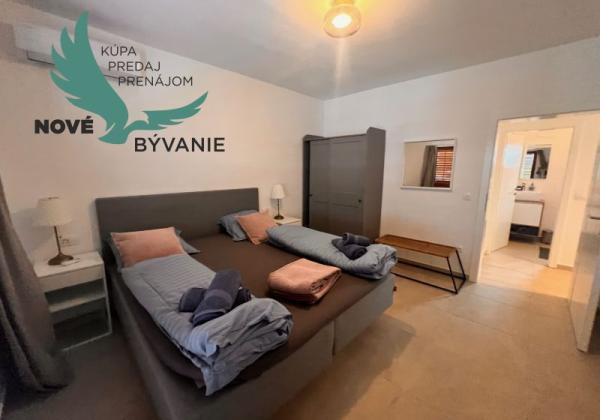 Dom 3x apartmán len 130m od mora s výhľadom na more v Chorvátsku  - Kruševo - Obrovac