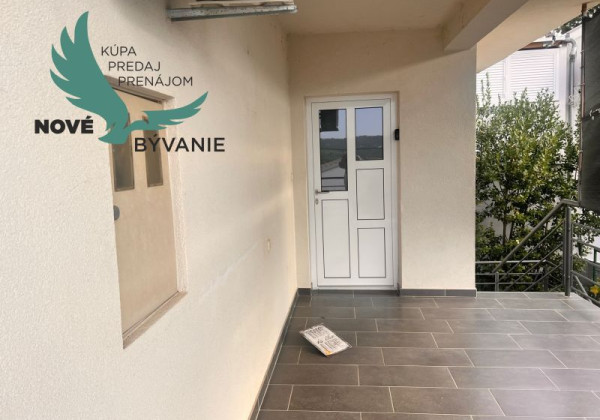 Dom 3x apartmán len 130m od mora s výhľadom na more v Chorvátsku  - Kruševo - Obrovac