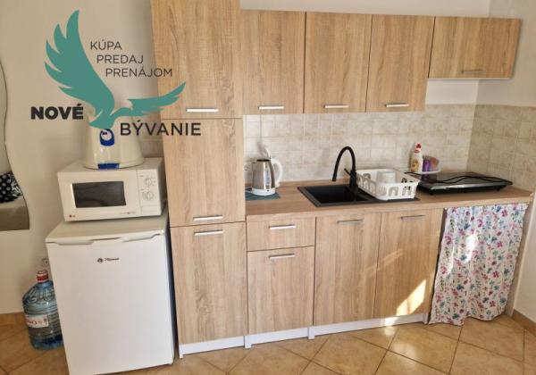 Dom 3x apartmán s výhľadom na more na ostrove Vir v Chorvátsku